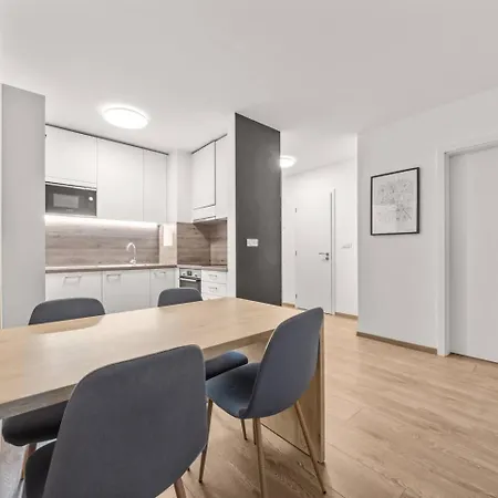 Ac 2 Apartment, Old City, Blumentalska *